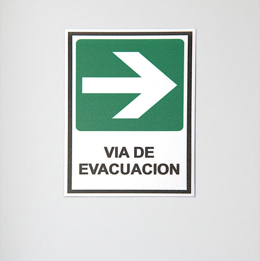 Señaletica de vías de evacuación derecha